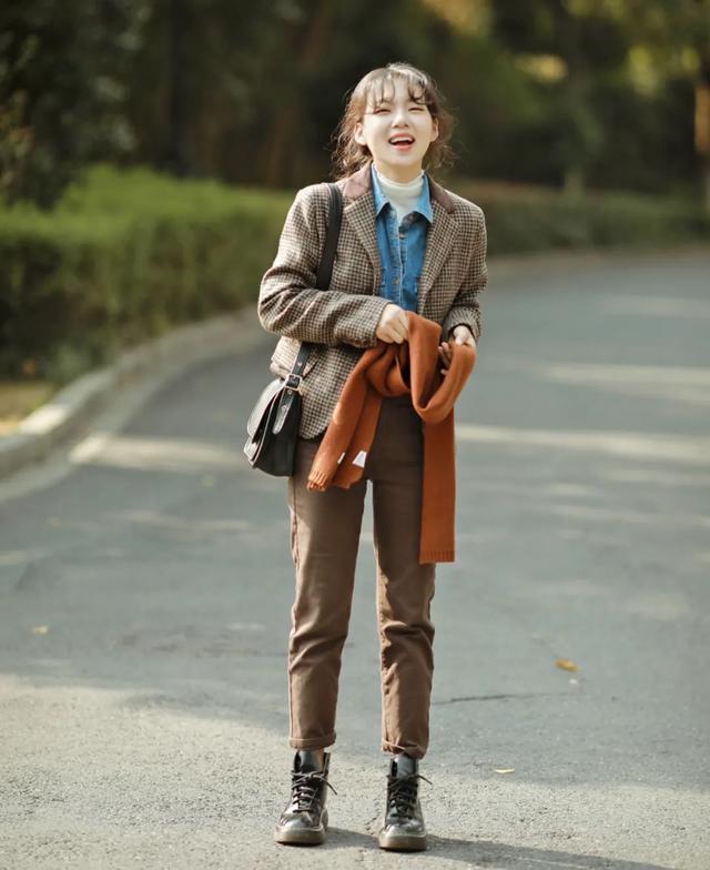 买裤子腰围怎么量，如何手工测量牛仔裤子尺码（挑选不同版型的裤子）