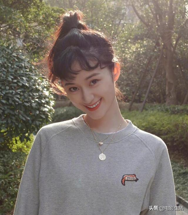 郭晓婷靠“疯批美人”出圈，出道24年的她，曾给杨幂、刘诗诗做配