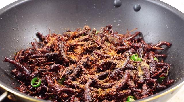 蚂蚱怎么做好吃（吃牛羊肉不如多吃这虫子）