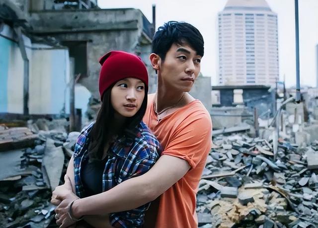 男生想吻女生的瞬间,男生想亲吻你的预兆(38岁朱亚文与老婆街头当众