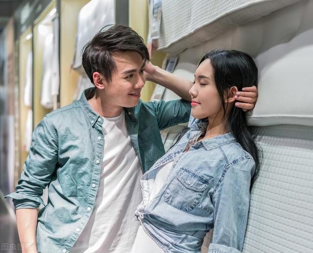 春暖花开奔你而来✨✨，春暖花开夏日炎炎秋高气爽冬雪皑皑音译（春暖花开，奔你而来图片）