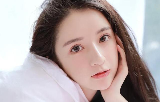 给女朋友的深夜情话，给女朋友的深夜情话长句（2022最新套路情话）