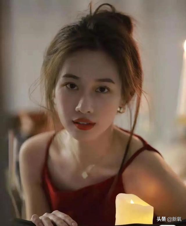 个性妩媚头像女，一点小性感 一点小妩媚微信（随便一张都是会被美少女们拿来做头像的程度）