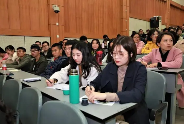 大学生村官是什么编制，大学生村官是事业编制吗（实际只是临时工的3个岗位）