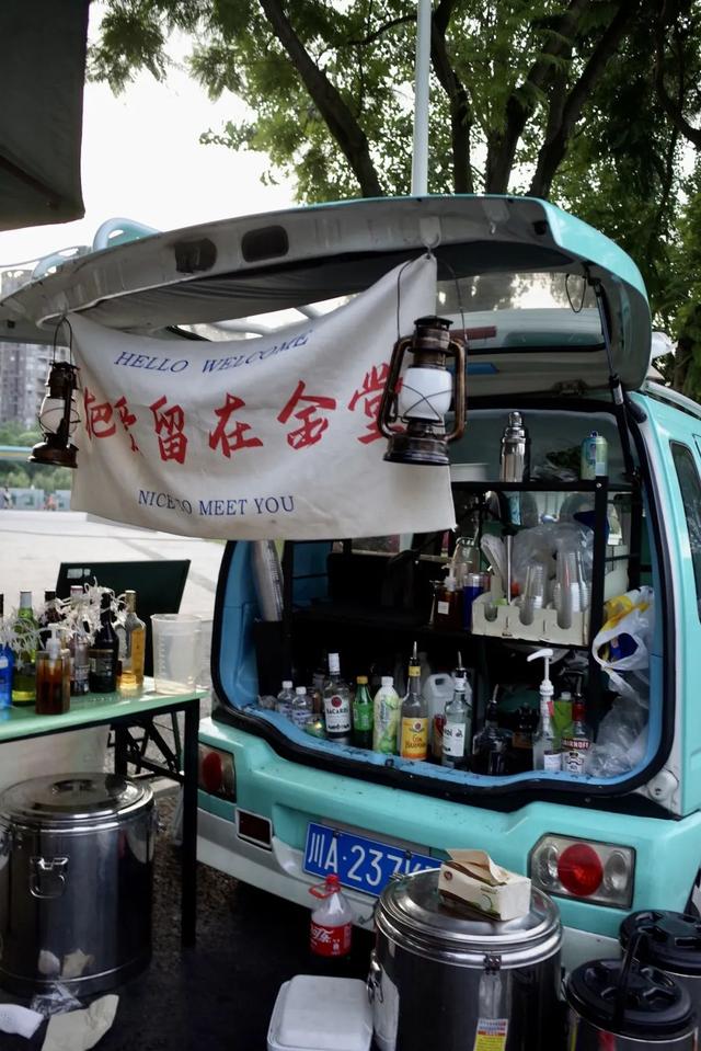 一句话霸气欢迎词，一句话欢迎词口号（三色路啊，就是不夜城）