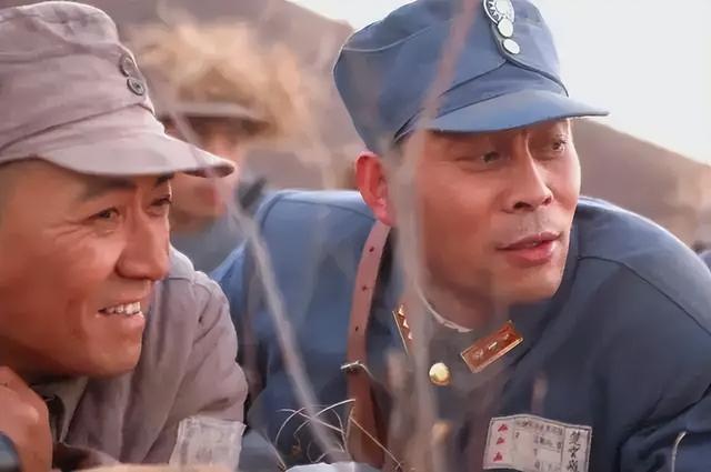 政治部主任和政委的区别，军区政治部主任和政委的区别（军队中政委和司令员）