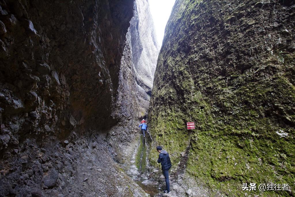 皖西大裂谷风景区，六安皖西大裂谷风情谷（罕见的山裂奇观）