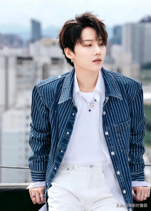 端午节穿什么衣服，2021端午节气温穿什么衣服合适（陈数似画中美妇）