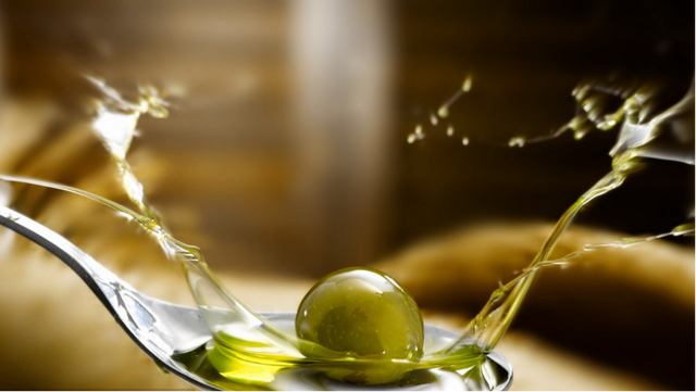 橄榄油的作用与功效，芦荟胶加橄榄油的作用与功效（专家新研究：每天半勺）