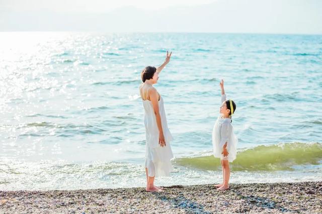 鼓励孩子坚持的句子，关于鼓励孩子的励志的句子短句（激励孩子的12种良言妙语）