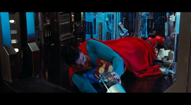 超人黑化的电影是什么，超人黑化的电影是什么类型（原作把小丑当猴耍的超人）