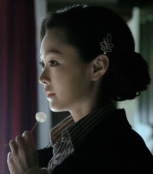 伪装者王天风是好是坏，《伪装者》王天风是什么身份（才懂王天风为何要吃“黑寡妇”于曼丽嘴里的糖）