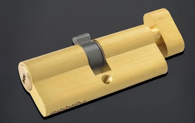 圆把手门锁怎么拆图解 圆把手门锁怎么换锁芯，圆把手门锁怎么拆图解（锁芯坏了门打不开）