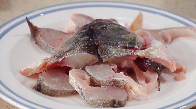 烤鱼用什么鱼最好，什么鱼做烤鱼好吃（错过了就要等一年）