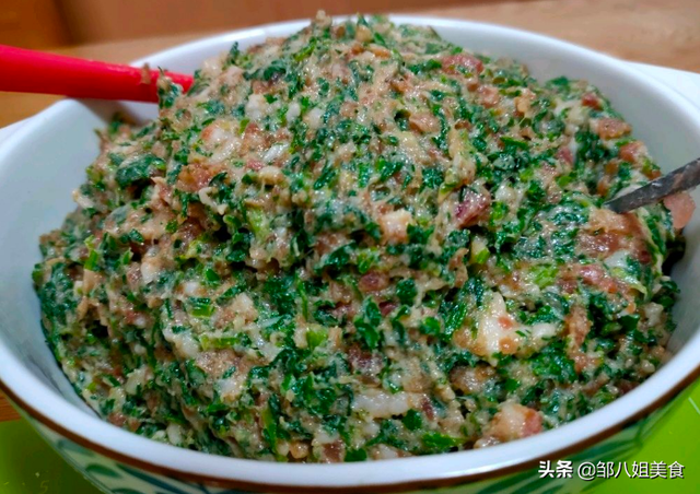 季菜饺子的做法，季季菜鸡蛋饺子怎么做（馅料鲜嫩不干巴）