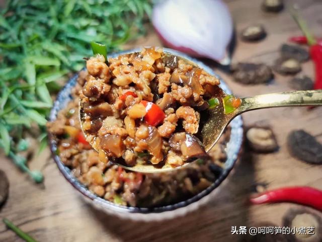 香菇肉酱的正确方法，香菇肉酱的制作方法窍门（自制酱香浓郁的香菇肉酱）