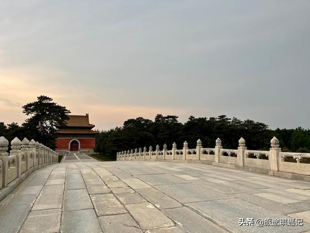 东陵是谁的陵墓，清东陵有多少个陵墓（雍正为何要新建清西陵）