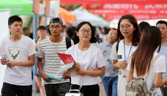 本科线学校（高考明明过了本科线）