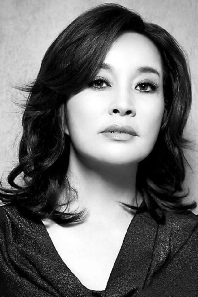 刘晓庆与小自己21岁的郑国霖，以及她入狱后重新站起来的前前后后