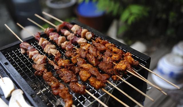 适合烧烤的食材，烧烤一般有哪些食材（吃烧烤必点的七个菜）