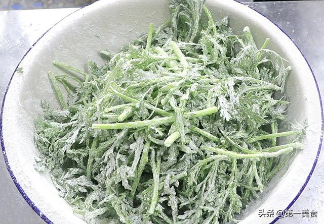 虾米茼蒿的做法，茼蒿怎样炒好吃（建议中老年人：多吃“润肺”菜）