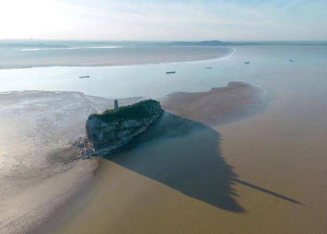 长江经过哪些省，长江的源头在哪里及流经哪些省（多省多条江河断流）