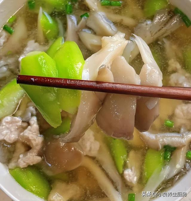 口蘑煮多久能熟，口蘑怎样炒好吃（记得要多喝这汤）