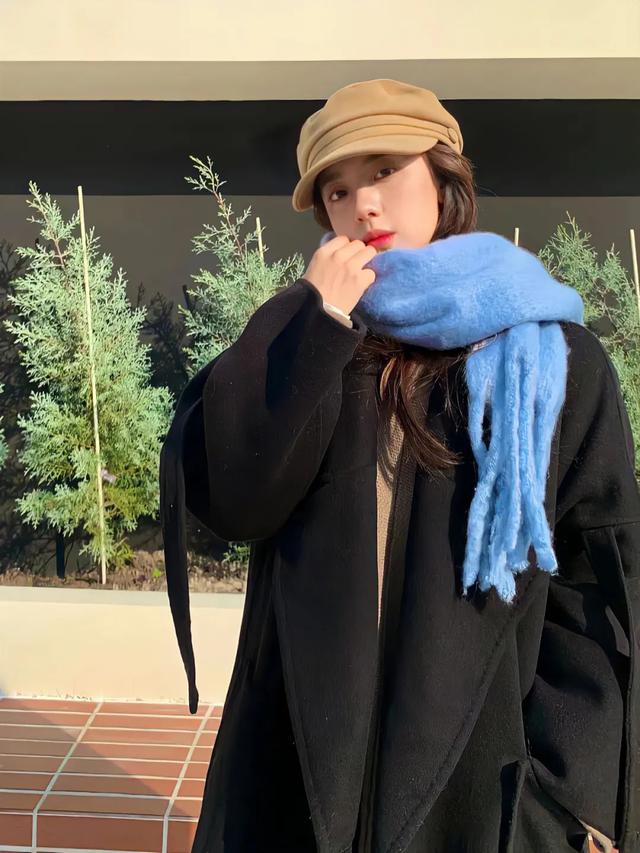 圆脸适合什么眼镜，圆脸适合什么眼镜框女（不同脸型适合什么样的配饰）