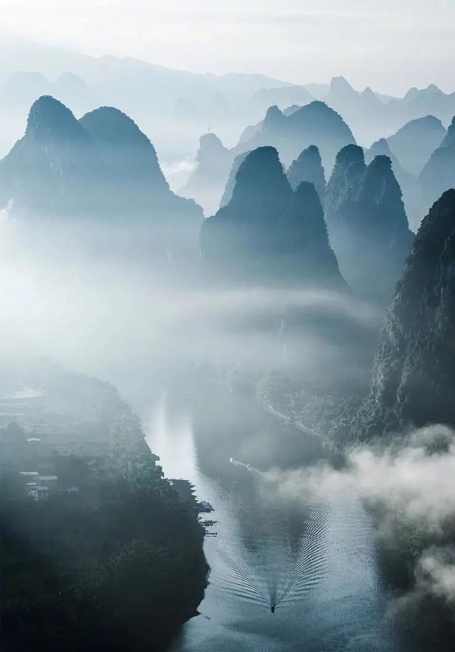 漓江景区和阳朔漓江有什么区别，桂林阳朔和漓江是一个地方吗（为什么总能统一国内外游客审美……）
