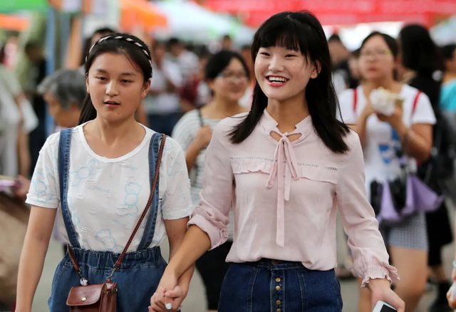 拿录取通知书需要什么，2019高考录取通知书怎么拿（收到录取通知书后该怎么做）