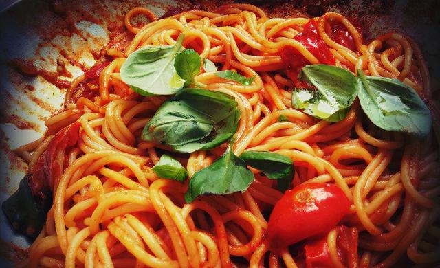 迷迭香是什么，西餐中常用的15种香料和香草（迷迭香是什么时候出的）