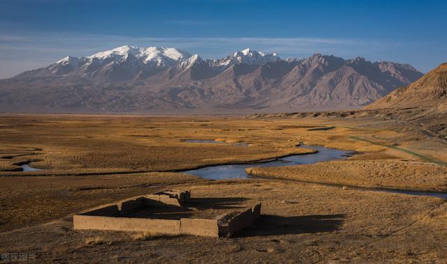 新疆和北京时差，新疆跟内地有几个小时的时差（到新疆千万不能相信干到天黑就下班这句话）