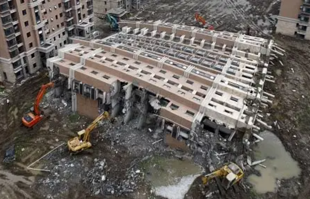 上海中心大厦多高，上海中心大厦多高多少层（632米的上海中心大厦）