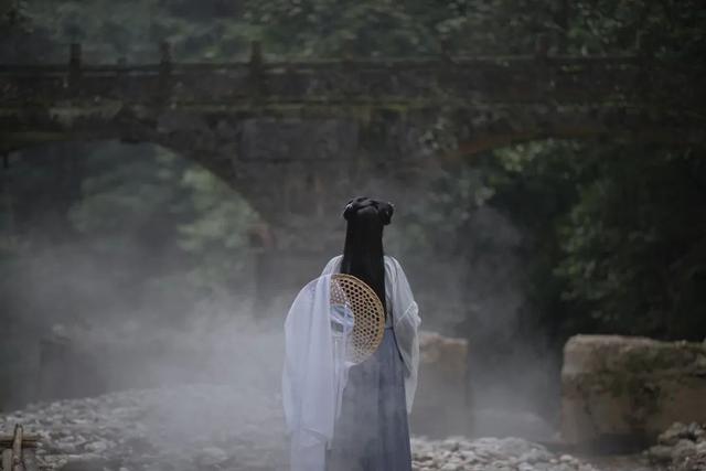 关于春节的古诗四句，关于春节的古诗四句小学（五千年来年味最浓的7首新春诗词）