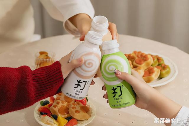 奶绿的做法和配方，椰香奶绿做法（随手一拌就搞定）