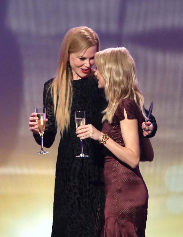 关于欧美著名艳星的信息，好莱坞两位顶流女星惊爆同性绯闻