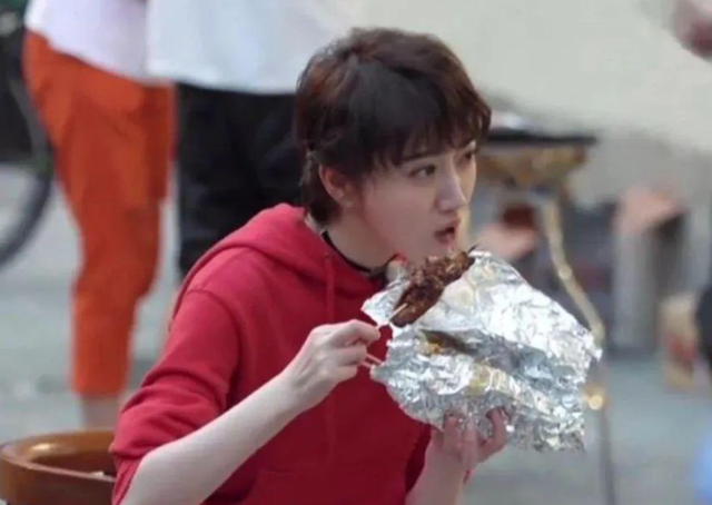 景甜素颜洗脸被指接地气，景甜私密视频被曝光