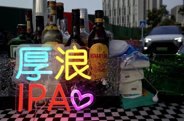 一句话霸气欢迎词，一句话欢迎词口号（三色路啊，就是不夜城）