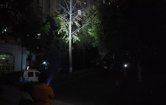 手电筒怎么打开，苹果x手电筒怎么打开（小米米家多功能手电筒测评）