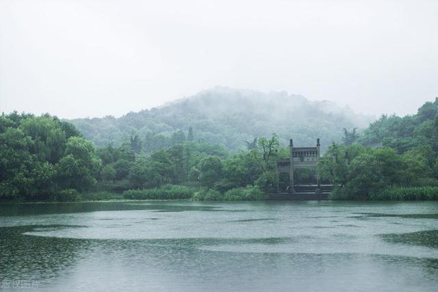 农谚的谚语有哪些，“东虹日头西虹雨”