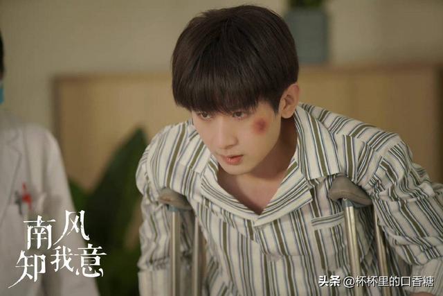 琉璃成毅简介，《琉璃》《长安诺》《沉香如屑》全是苦情男主