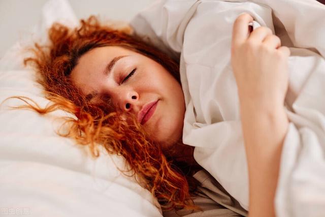 一天睡6小时会影响健康吗，一个人长期睡眠不足6小时（长期睡眠不足6小时的人当心腹泻）