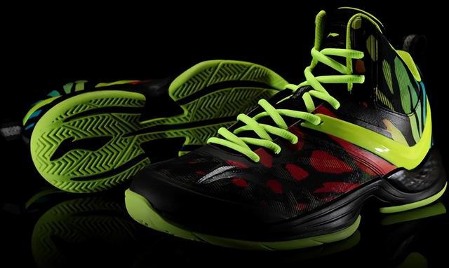 李宁篮球鞋怎么样，李宁和安踏哪个好（李宁做了一双更强的“超轻”篮球鞋）