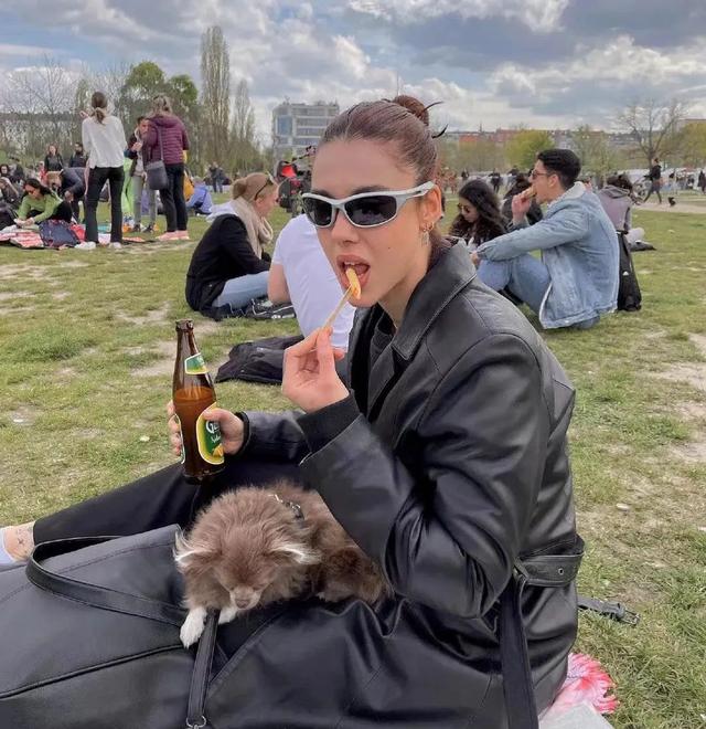 独特小众头像ins高冷，ins超好看的小众女生头像微信（头像丨高级小众ins女生头像）