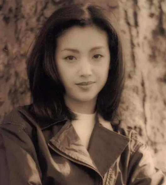 吴倩莲和林忆莲、汤唯五官相似，气质上最接近梅艳芳