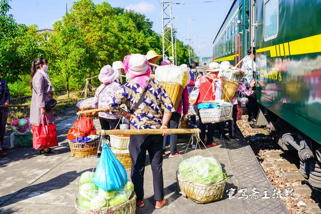 5612次列车，5612次列车时刻表（一路风景优美票价便宜车厢里却空荡荡）