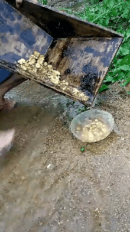 简单实用牛肉干鉴别方法不用担心被无良商家欺骗，怎么鉴定牛肉干是真的（“在火车站旁边捡的牛肉干）