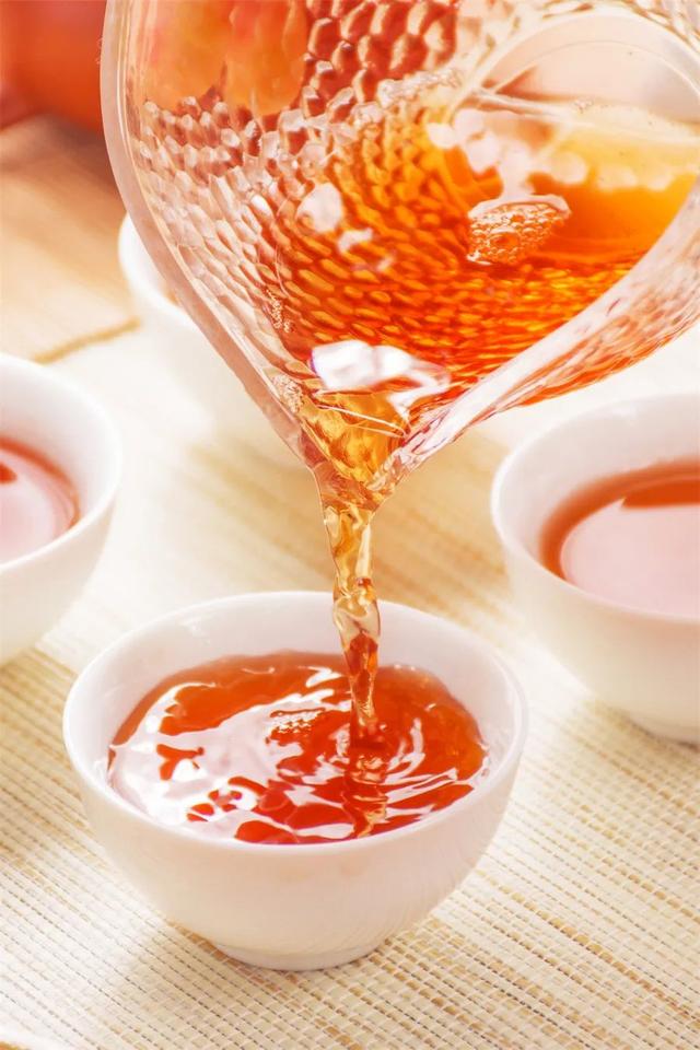 来姨妈能喝红茶吗，来姨妈能喝热的红茶吗（解决你80%的疑惑）