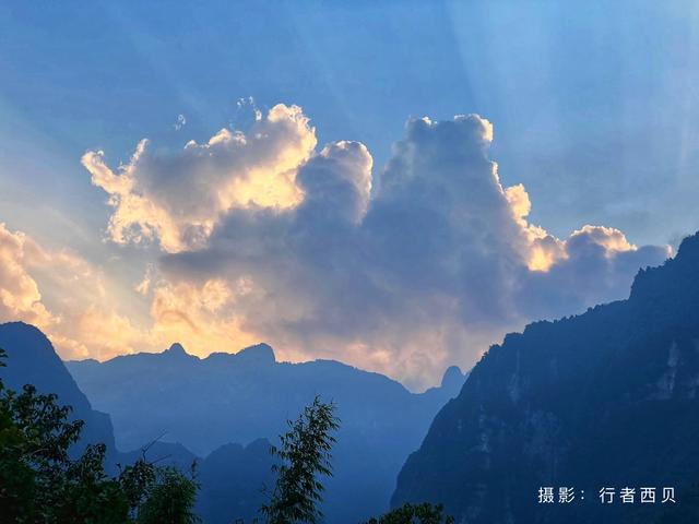 落日余晖是什么意思，“落日余晖（落日余辉）