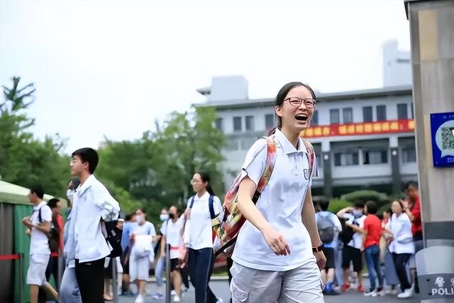 2022学生什么时候放暑假，2022年学生寒假什么时候放假（2022年中小学暑假时间公布）